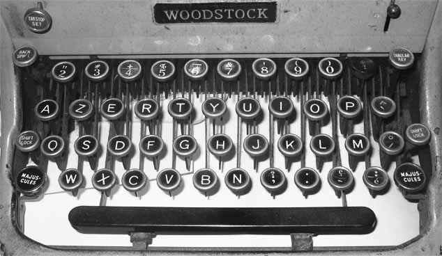 Typewriter / Machine &agrave; &eacute;crire